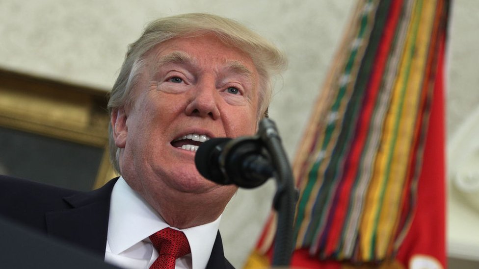 Corker criticó a Trump por la supuesta influencia rusa en las elecciones de 2016. Trump