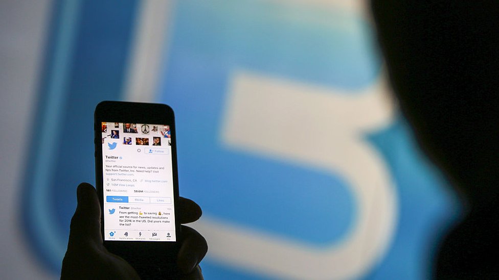 El 40% de los mensajes se distribuyen a través de Twitter. Twitter