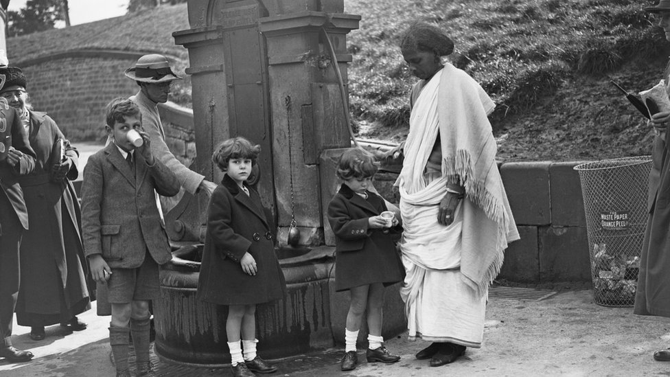 Anak-anak dan pengasuh mereka dari India di Buxton, Derbyshire pada 1922