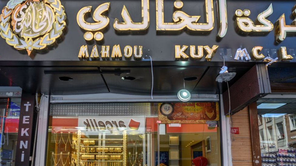 Suriyelilerin işlettiği bir kuyumcu dükkanı