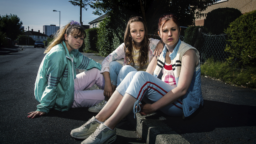 Три актера из драмы BBC «Три девушки», которая рассказывает о скандале с грумингом в Рочдейле