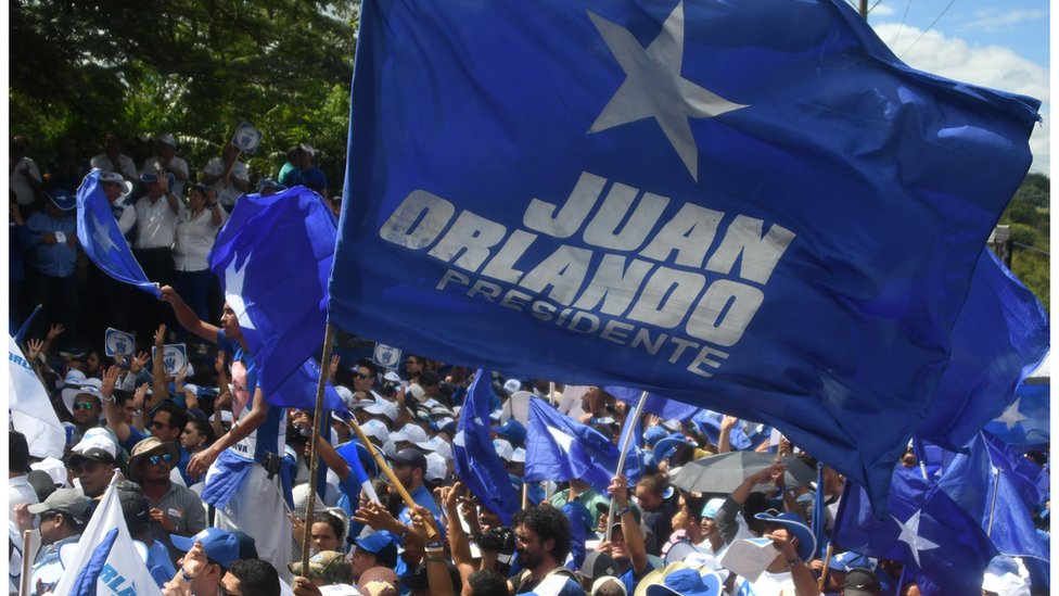 La reelección está prohibida en Honduras desde 1982. Evento de campaña de Juan Orlando Hernández.