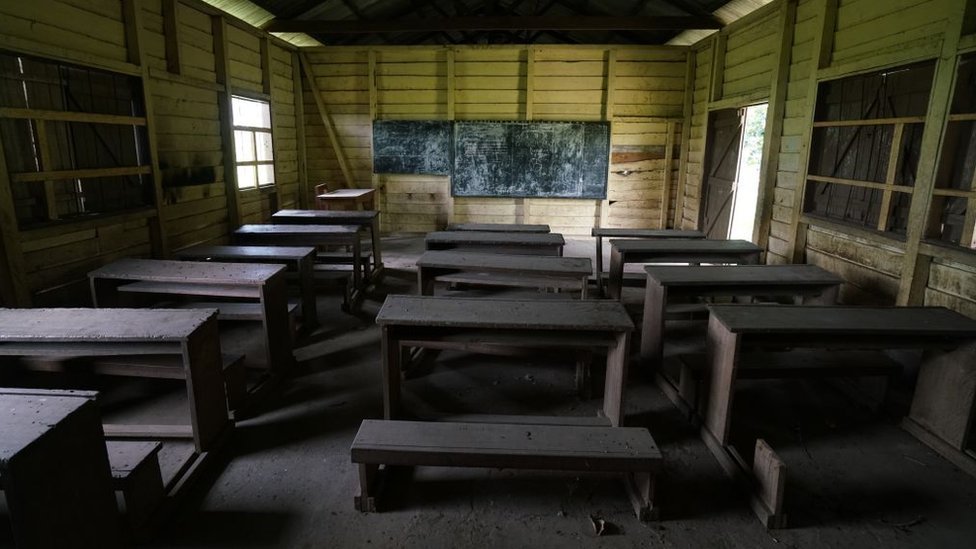 Escuela abandonada en Camerún.