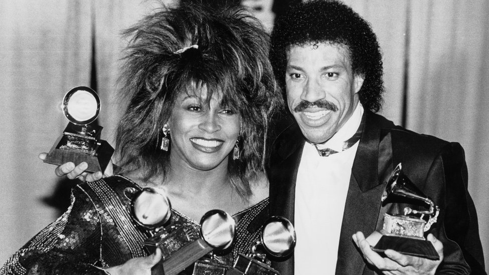 Tina Turner y Lionel Ritchie