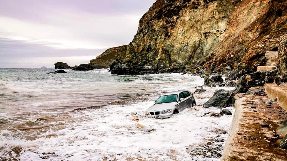 Car spotted crashing in waves on beach in St Agnes - BBC News