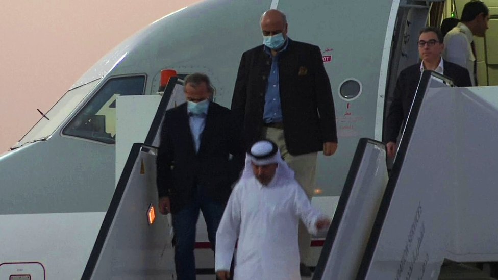 五名從伊朗獲釋的美國人在卡塔爾轉機。