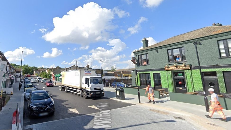 Abbey Wood Men and boy, 14, stabbed as masked gang storms pub BBC News