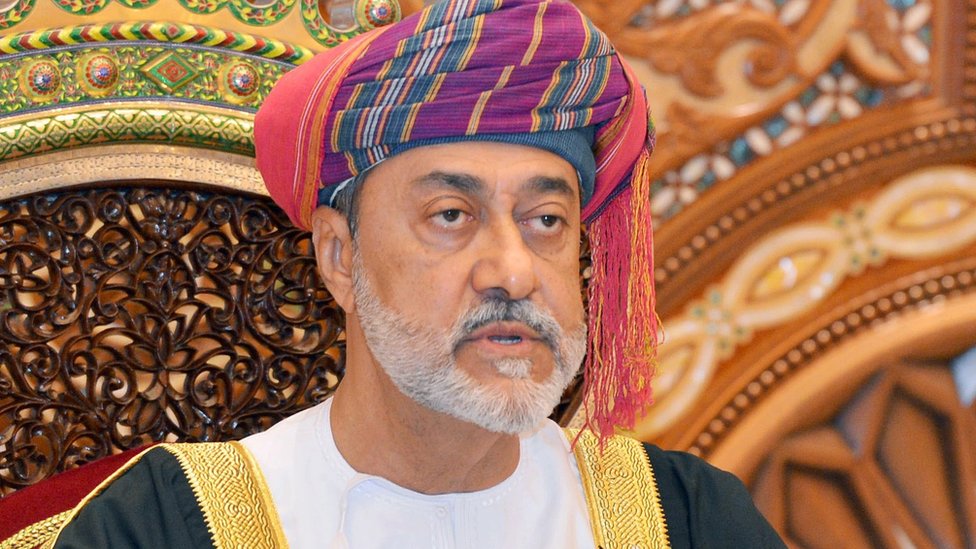 Новый султан Омана Хайтам бен Тарик выступает во время церемонии приведения к присяге 11 января 2020 года