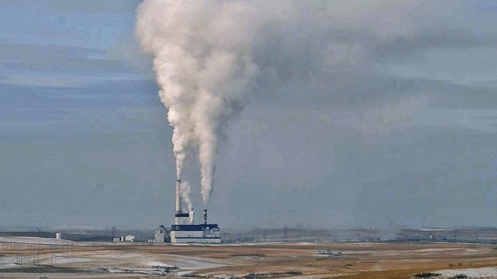 Угольная электростанция Милтон Янг недалеко от центра, Северная Дакота (изображение из архива)