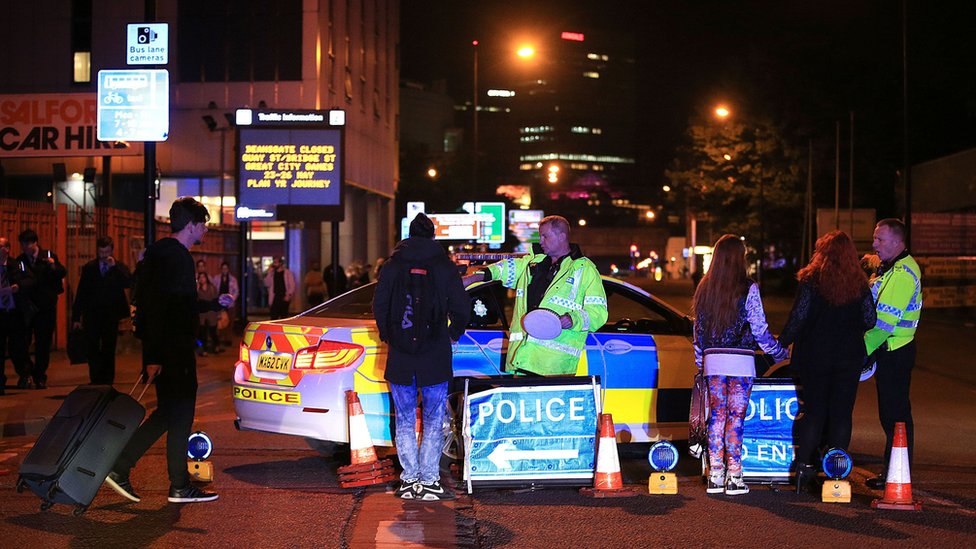 Полицейский блокпост после нападения на Манчестер Арена