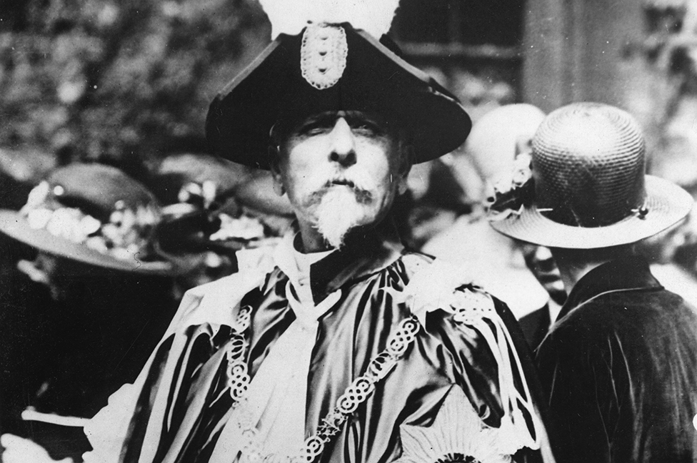 Zaharoff durante uno de sus condecoraciones, en 1930