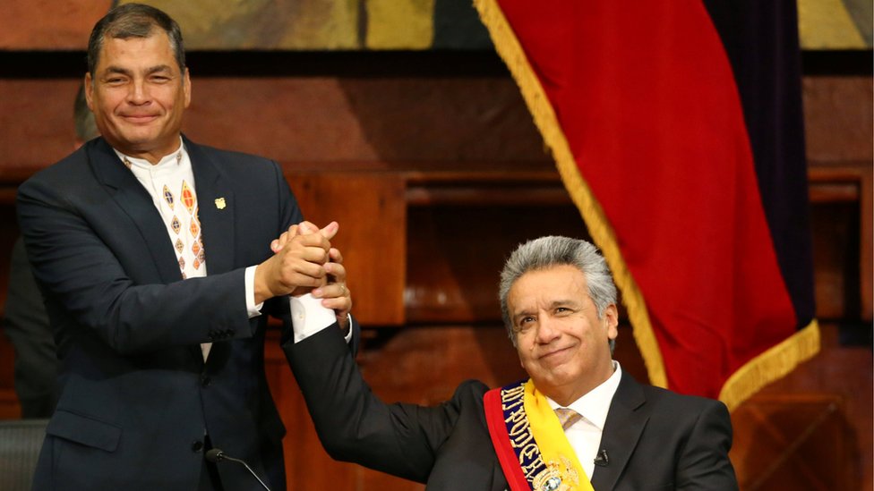 Si bien son del mismo partido de izquierda, el presidente ecuatoriano Lenín Moreno se ha distanciado de su antecesor Rafael Correa, quien lo acusa de traición.. Correa y Moreno en el cambio de gobierno.