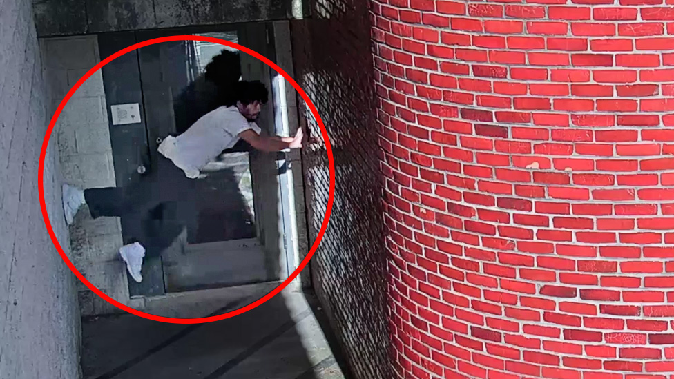 Video shows murderer escape from Pennsylvania prison by climbing between 2  walls