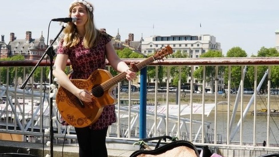 Busking goes cashless with 'a world first' for London