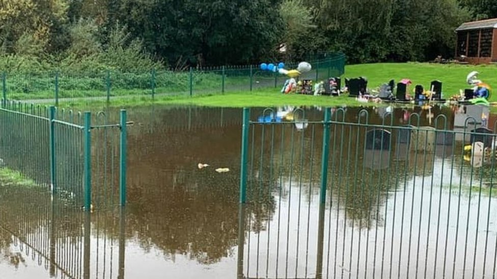 Мемориальный сад Карлтон Бэби затоплен