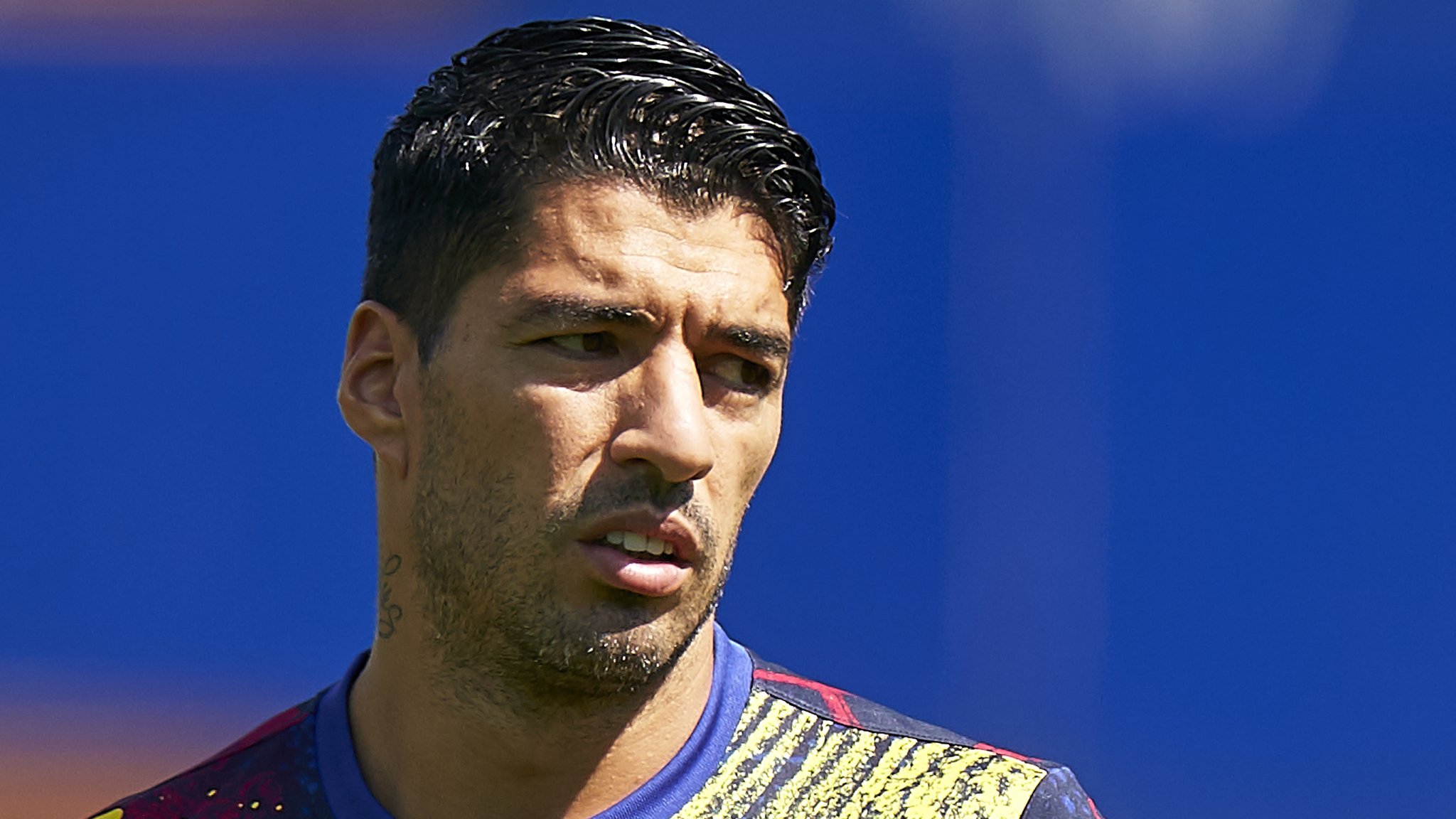 Luis Suarez: Barcelona agree to sell striker to Atletico Madrid