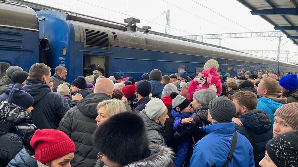 Exodus at Dnipro station