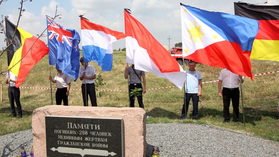 Bendera negara asal korban pesawat MH17.