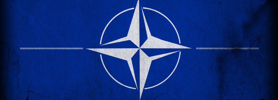Nato bayrağı