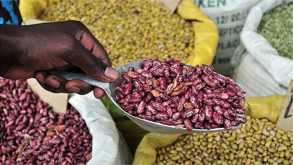 Прилавок африканского рынка - фасоль (Изображение: Международный центр тропического сельского хозяйства)