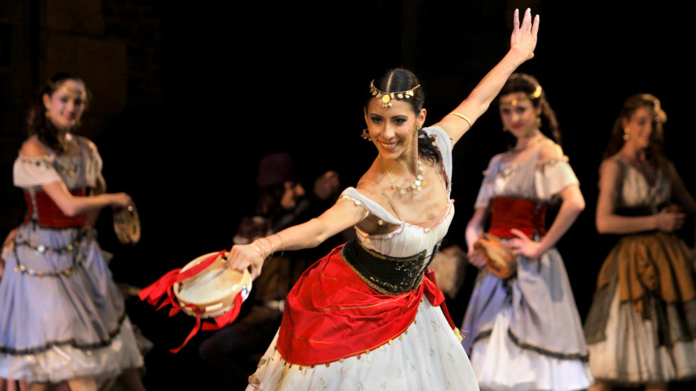 Elisa Carillo, Primera bailarina del Ballet Estatal de Berlín y ganadora de el Premio Benois de la Danza, máximo galardón del ballet. Elisa Carillo, Primera bailarina del Ballet Estatal de Berlín y ganadora de el Premio Benois de la Danza, máximo galardón del ballet.