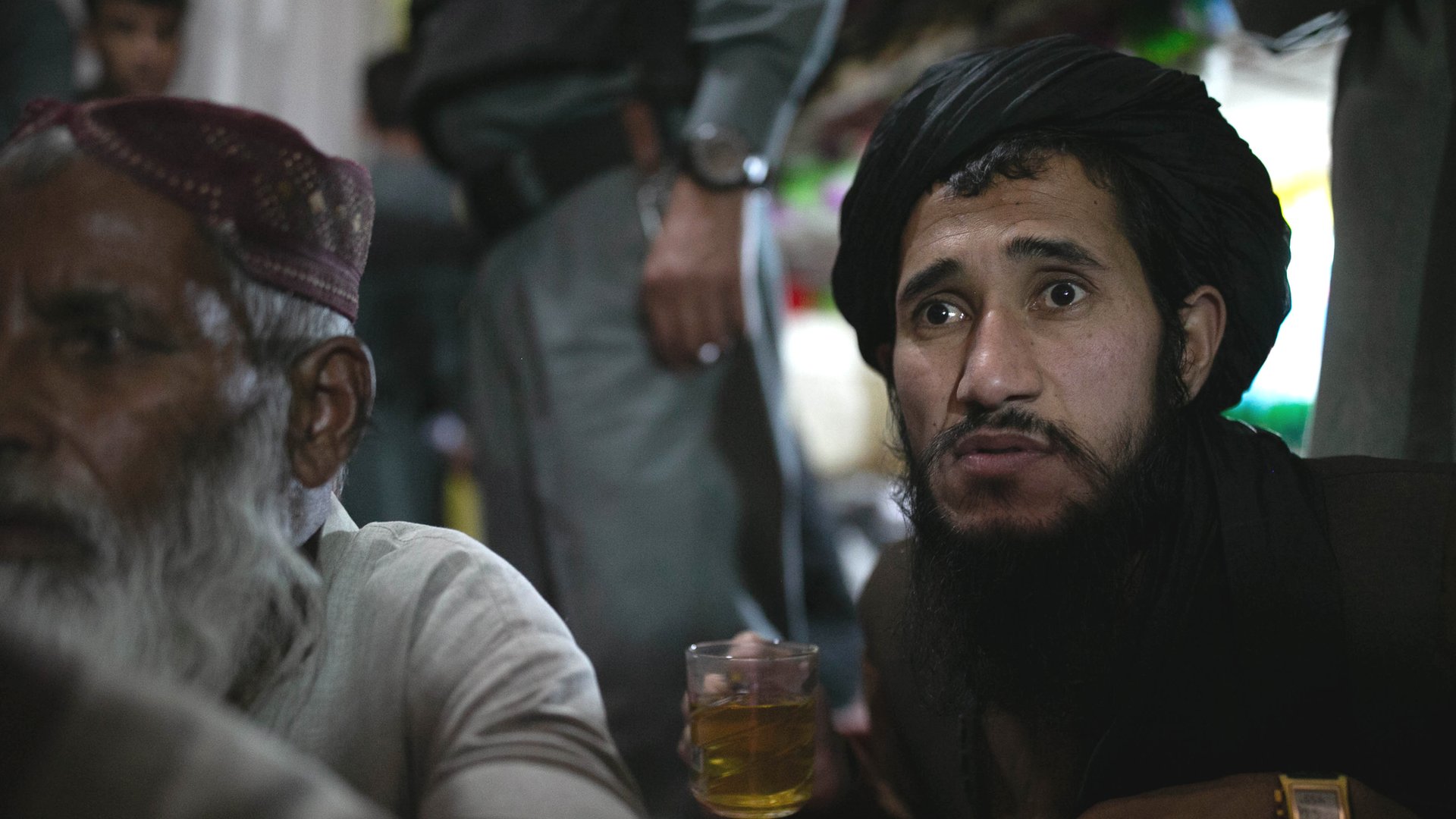 Prisioneros talibanes.
