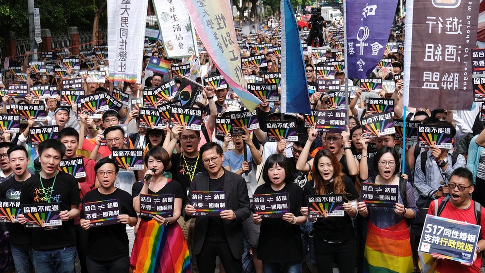 Activistas a favor del matrimonio homosexual en Taiwán