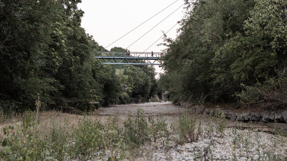 Neke pritoke reke Po su presušile, fotografije iz juna 2022.