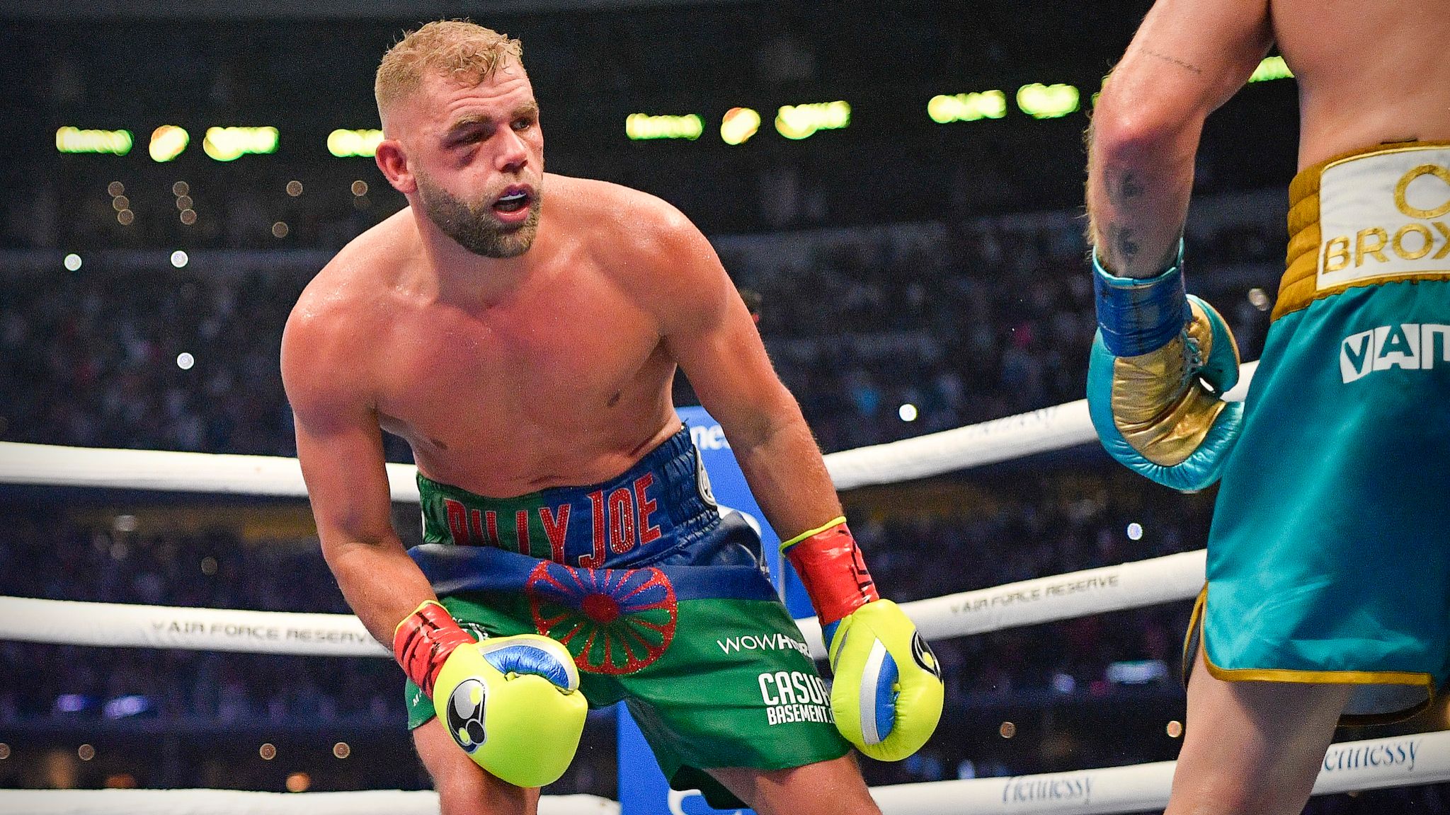 Saul 'Canelo' Alvarez v Billy Joe Saunders: Briton's surgery 'went well' as he vows to 'be back'