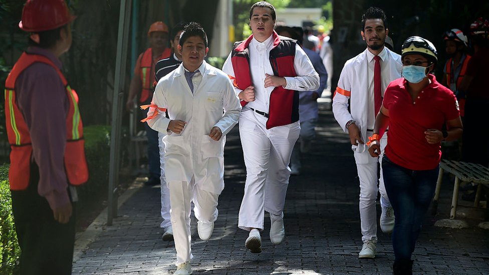 Muchos en el país no atendieron el simulacro nacional de evacuación que se realizó unas horas antes, en el 32 aniversario del devastador terremoto en 1985. Simulacro nacional de evacuación, 19 de septiembre de 2017