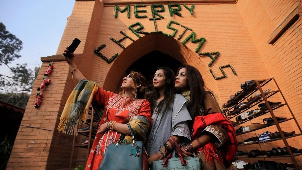 巴基斯坦，白沙瓦，聖誕節禮拜前的自拍