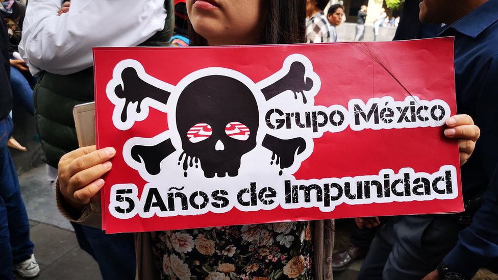 Manifestación contra Grupo México.