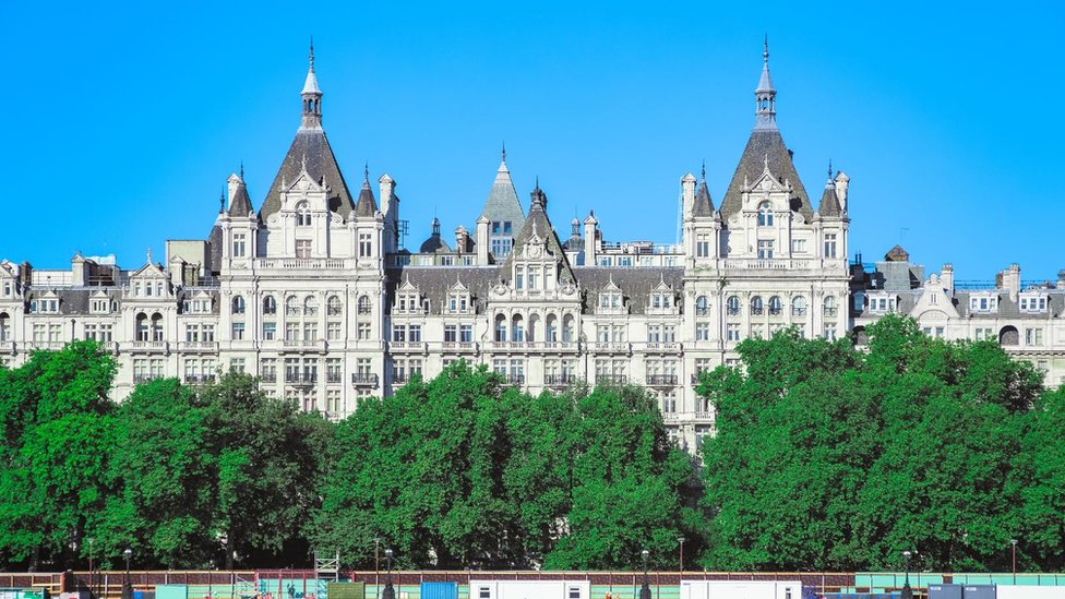 Уайтхолл-Корт, в котором находится отель Royal Horseguards