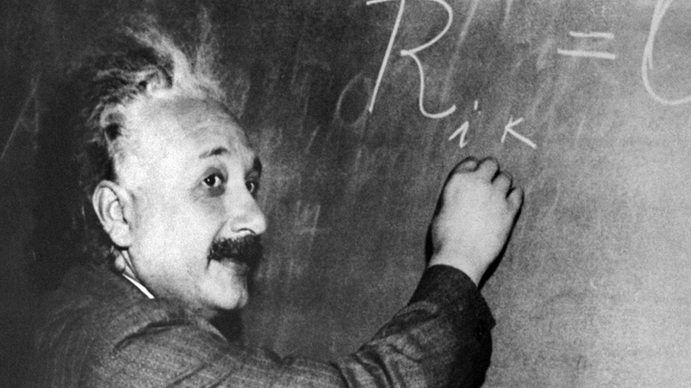 La astronomía de las ondas gravitacionales permite poner a prueba la Teoría General de la Relatividad de Einstein. Albert Einstein