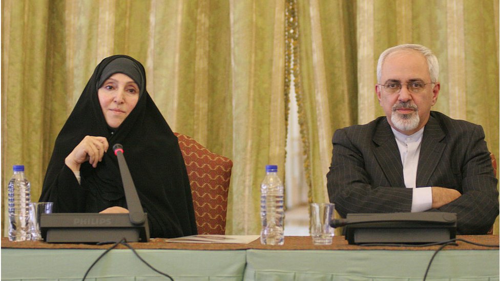 وزير الخارجية الإيراني والمتحدثة باسم وزارة الخارجية المعينة حديثا، مرزية أفخم، طهران - 2013.