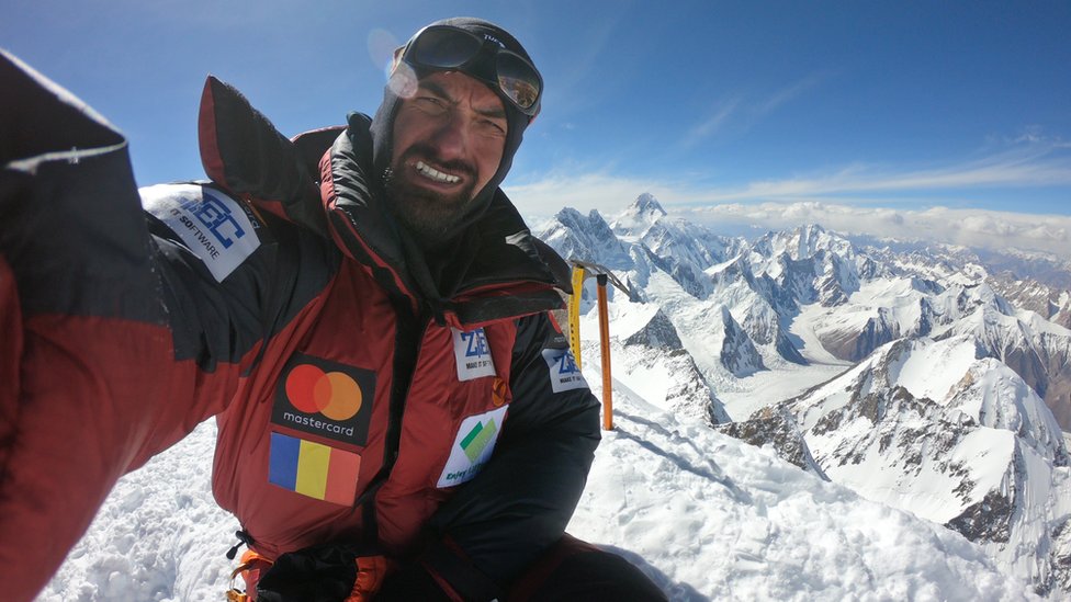 Алекс Гаван на Гашебруме в июле 2019 года на фоне K2