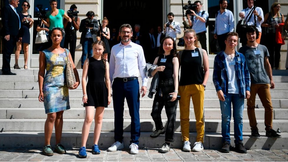 Thunberg ve diğer genç iklim aktivistleri Fransa Parlamentosu'na farklı partilerden milletvekilleri tarafından davet edilmişti
