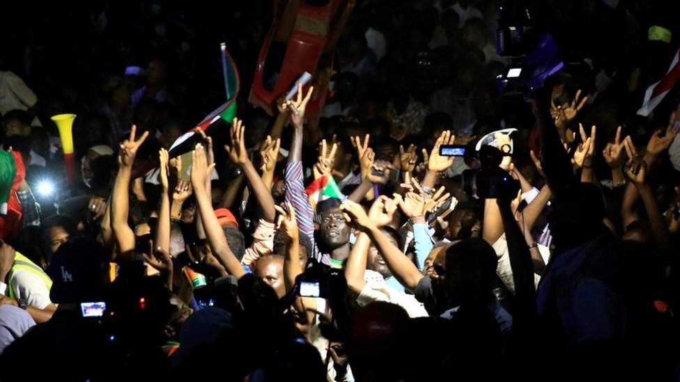 اعتصام المتظاهرين في السودان