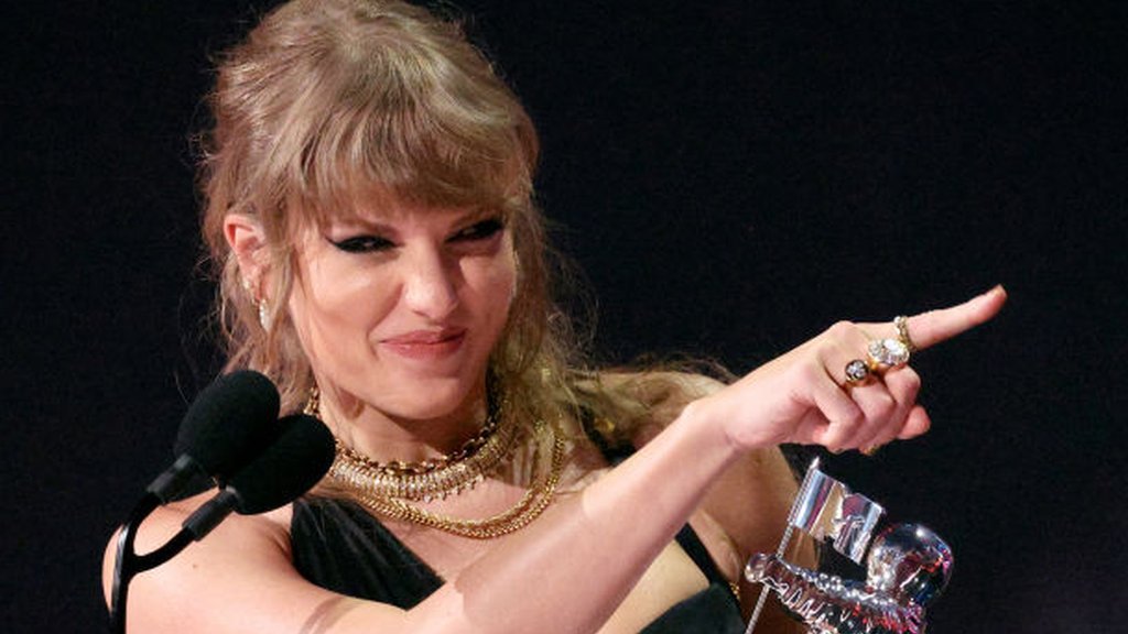 MTV VMAs: Taylor Swift Bags Eight Awards; Shakira Gets Video