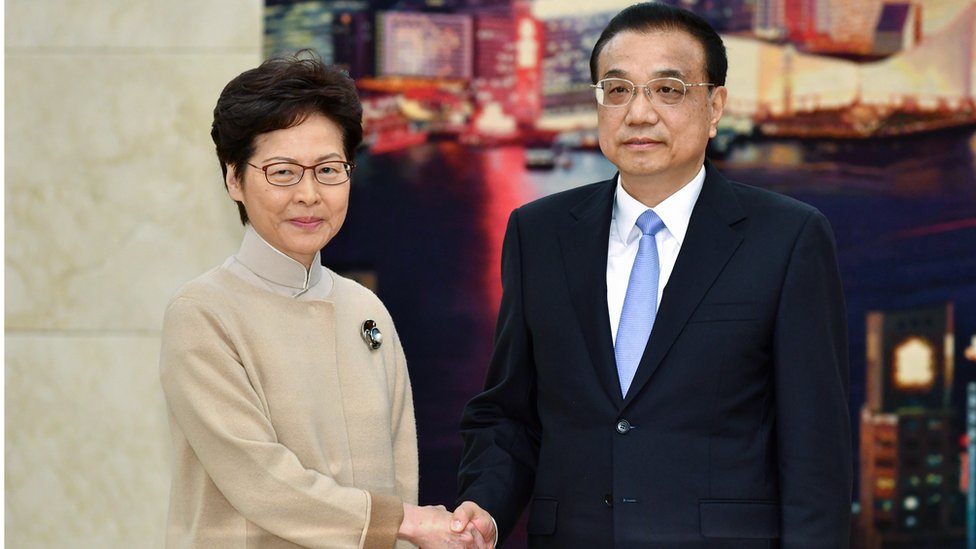 香港特首向總理述職