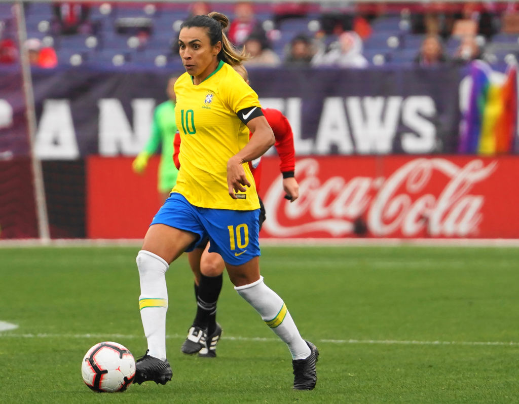 Marta Vieira da Silva disputando un balón Marta Vieira da Silva disputando un balón