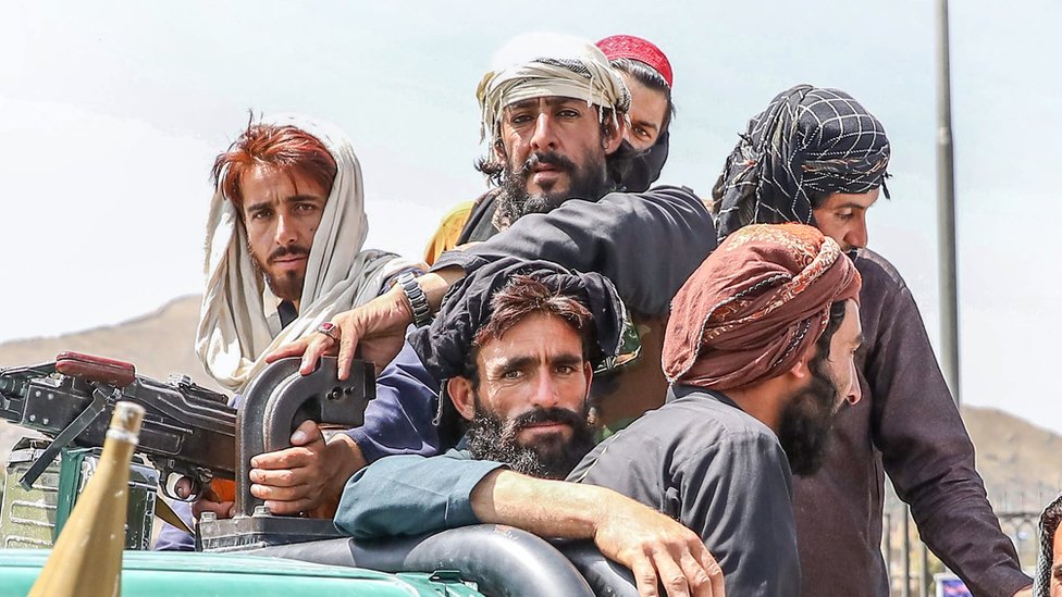 Militantes talibanes en Kabul