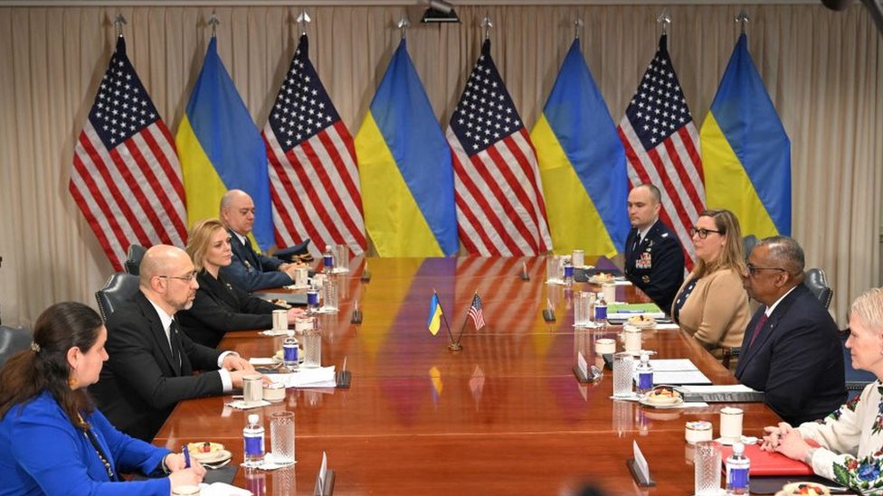 Reunión entre autoridades ucranianas y estadounidenses en el Pentángono.