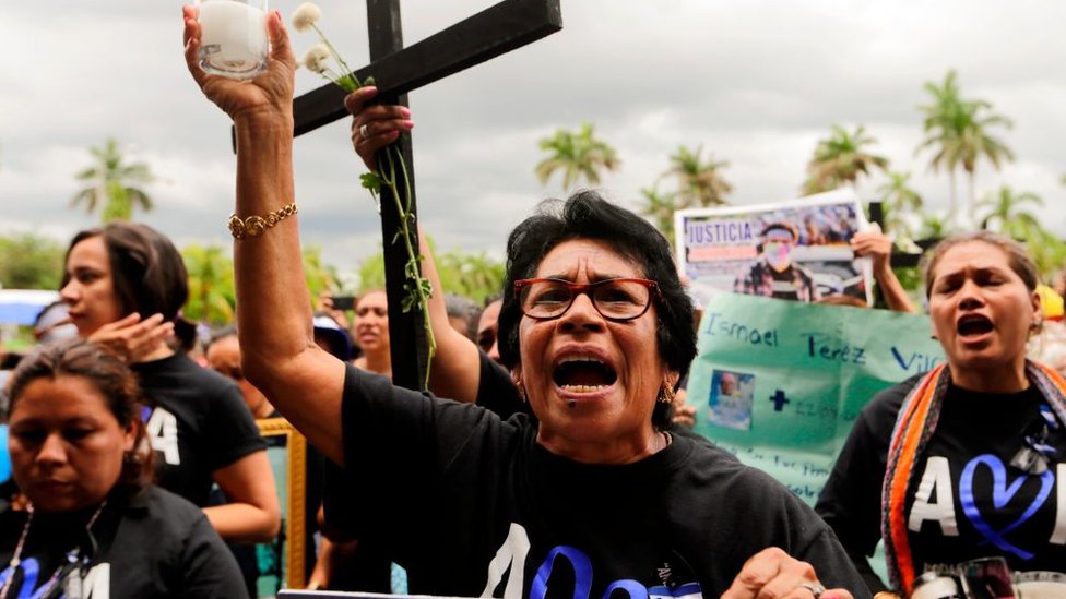 Madres protestando contra el gobierno de Nicaragua