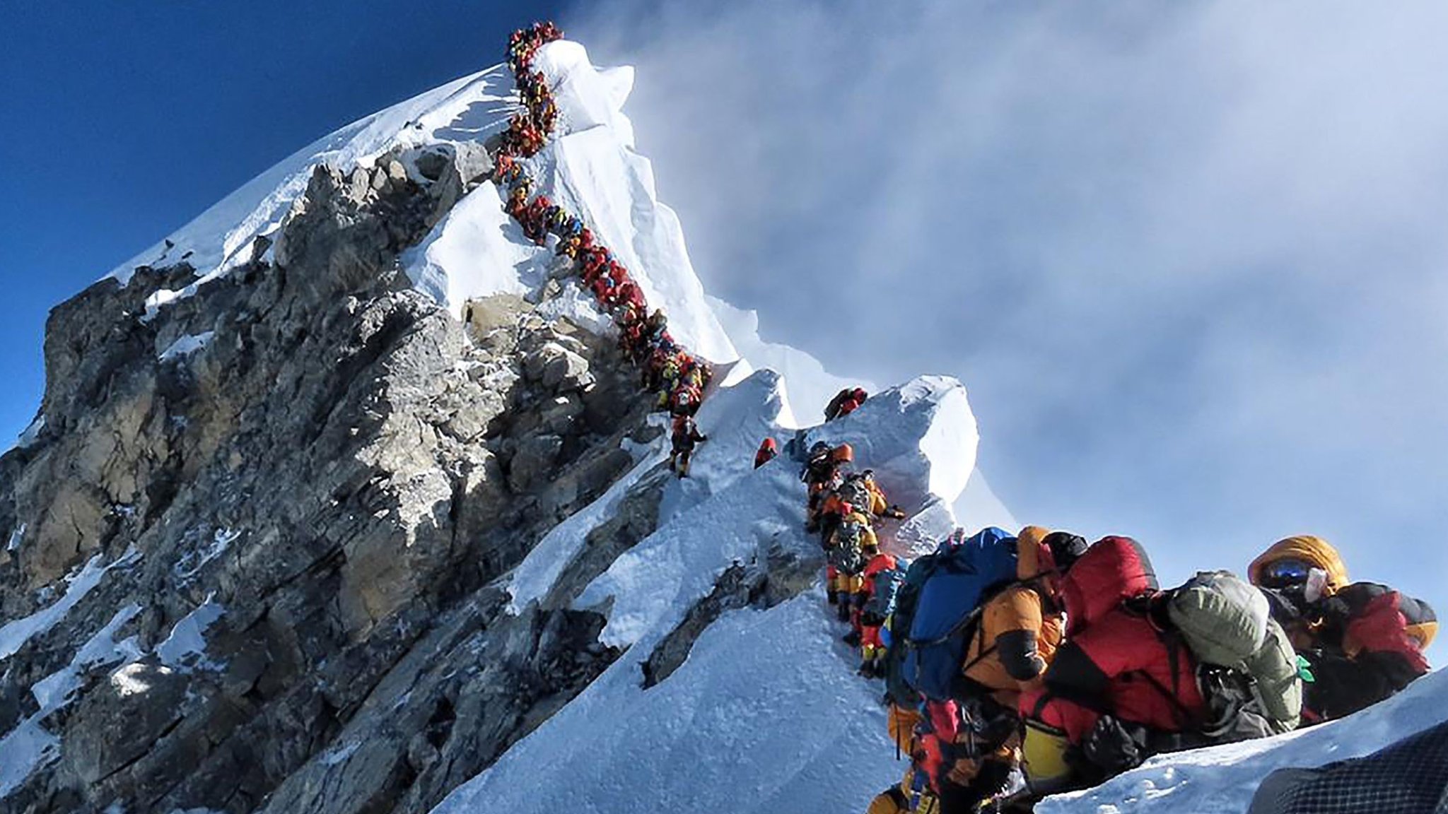 Mount Everest: Why the summit can get so crowded - BBC News