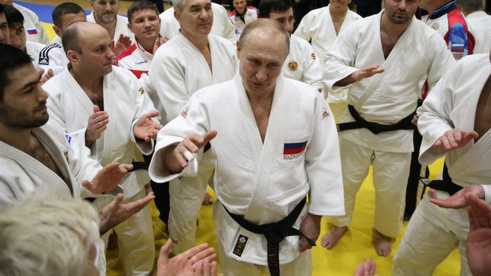 Putin con la selección rusa de judo en 2019