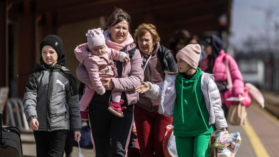 Ukraine war refugees asked not to return this winter