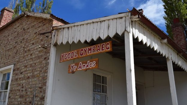Ysgol Gymraeg Yr Andes в городе Тревелин