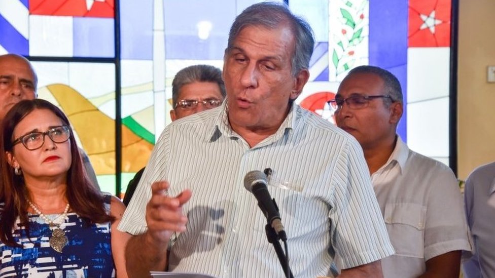 Доктор Митчелл Вальдес-Соса, генеральный директор Кубинского центра неврологии, выступает на пресс-конференции в Гаване, Куба, 23 июля 2019 года.