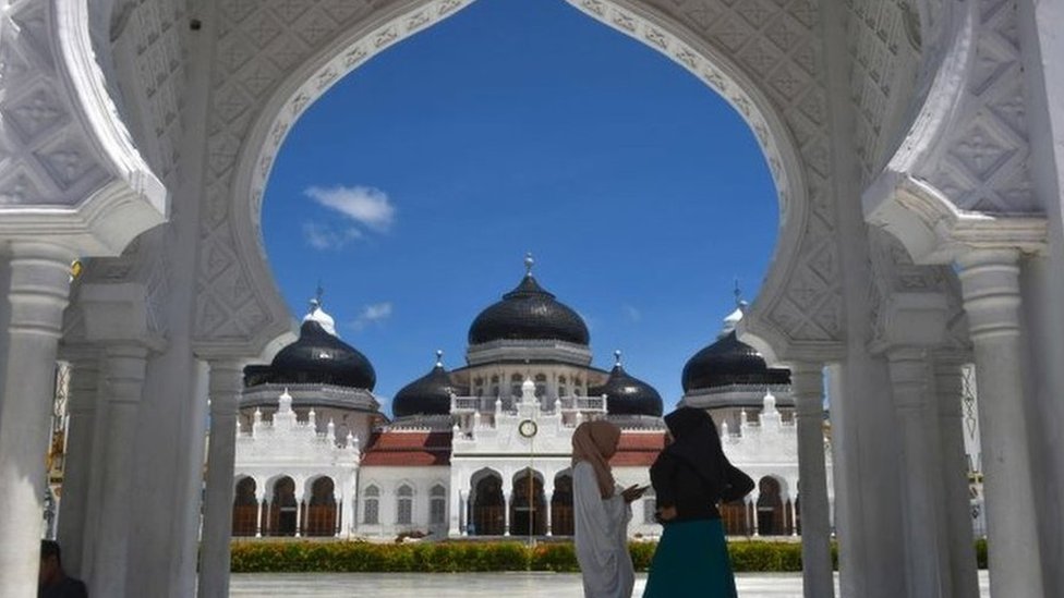 Masjid Baiturahman, Banda Aceh.